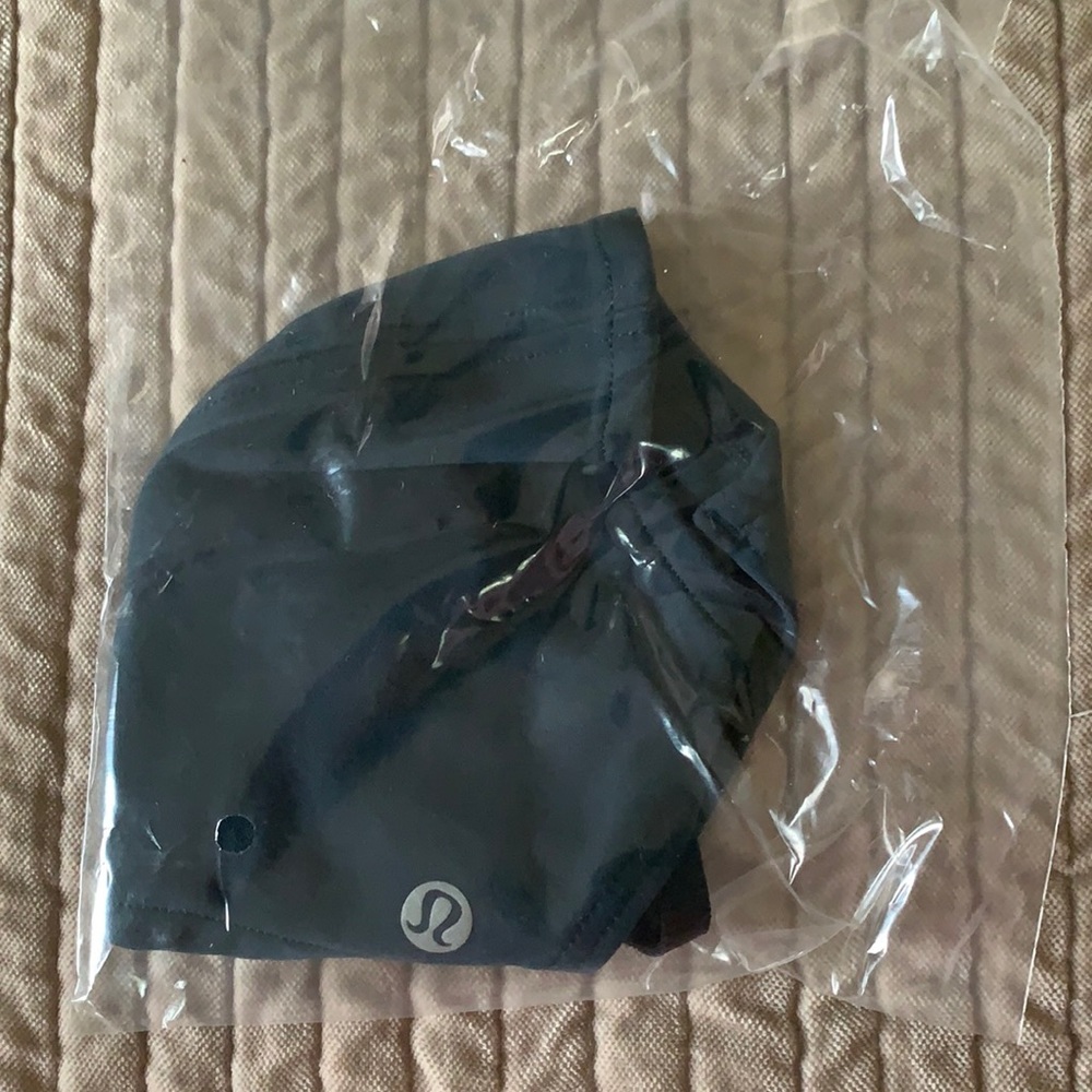 Lululemon Double Strap Face Mask
